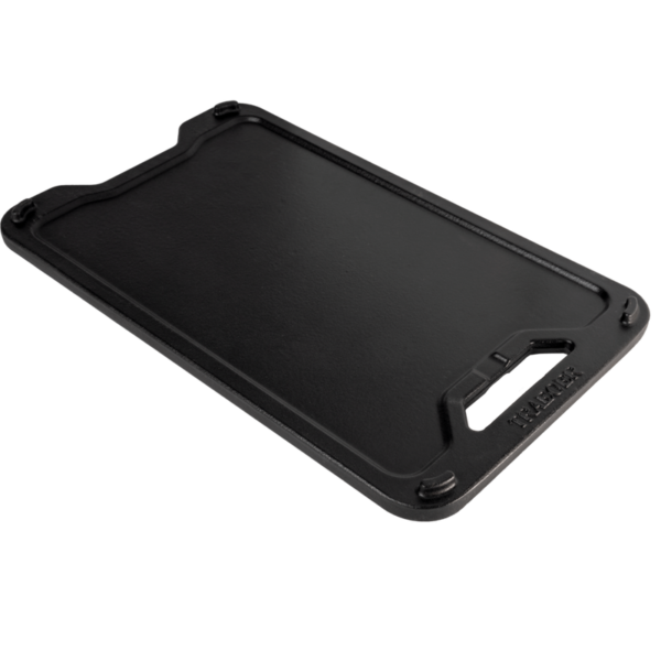 Acc Traeger Modifire Cast Iron Griddle Studio Angle Flat.png