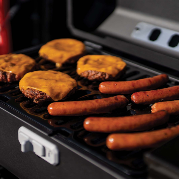 Masterbuilt Portable Charcoal Grill Burgers 1.png