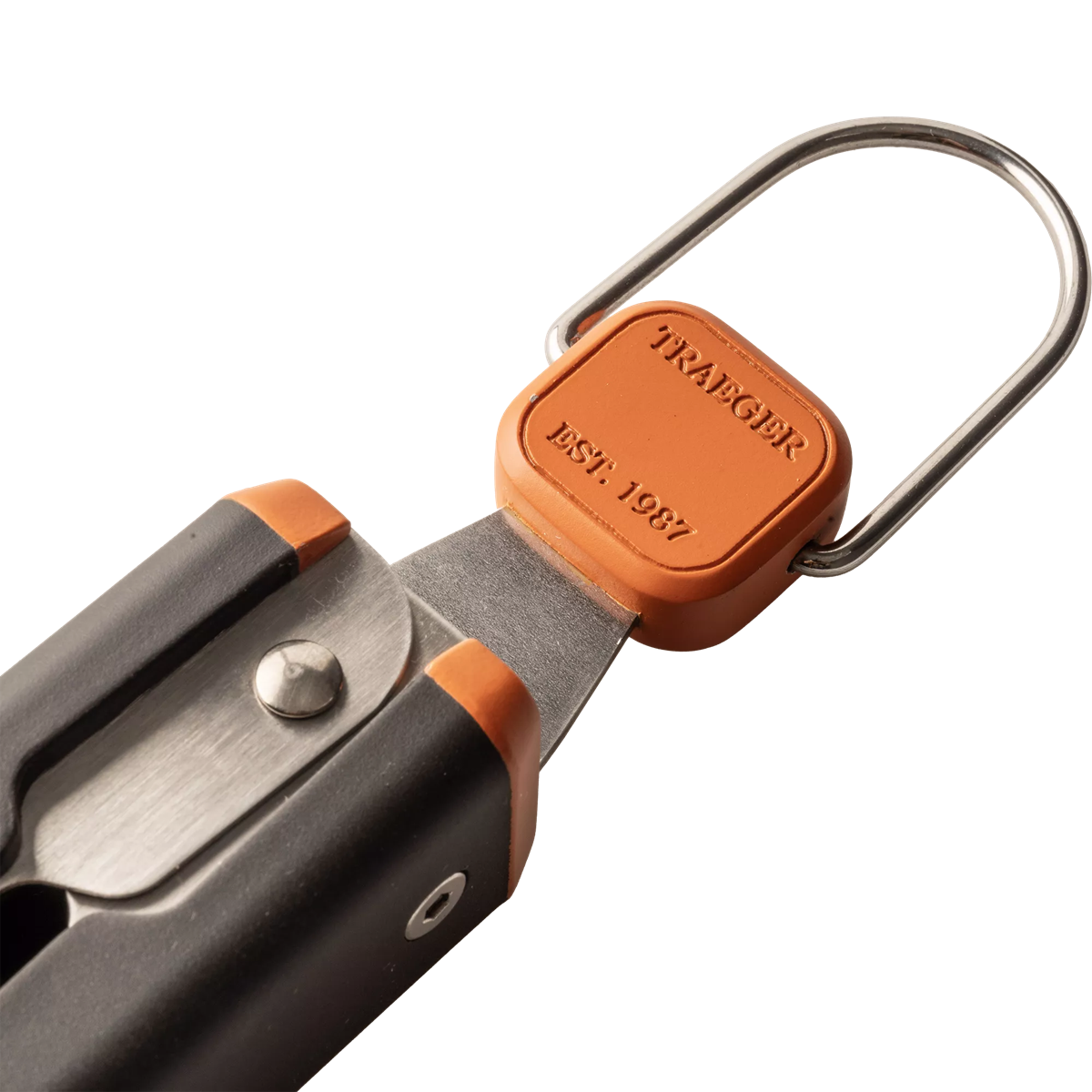 traeger-2025-bbq-tongs-studio-lock-closeup.png Traeger 2025 bbq tongs studio lock closeup.png