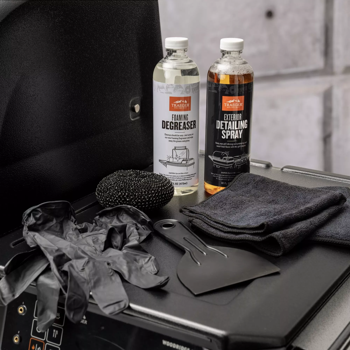 traeger-deep-clean-kit-lifestyle1.png Traeger deep clean kit lifestyle1.png